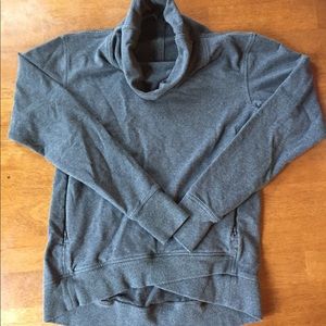 Lululemon size 6 cowl neck sweatshirt